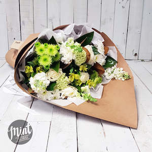 CHRISTMAS 2024 | Kiwi Pavlova Bouquet