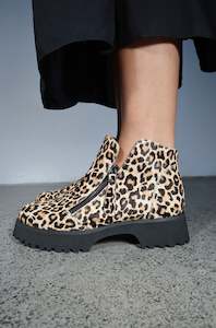 Leather wholesaling: Sheenah Boot - Leo Print LAST PAIRS