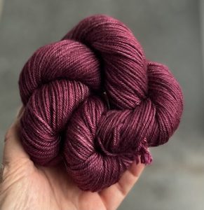 Yakkity Yak 4ply – Bloodwood