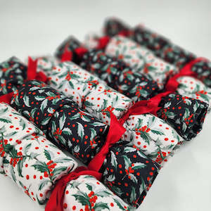 Reusable Christmas Crackers - Holly Jolly (6 crackers)