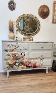 'Friendly garden' dresser