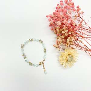 Jewelry: Handmade Seed Beads Dainty Daisy Flower Bracelet