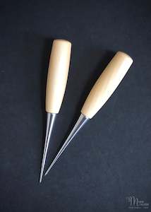 Dressmaking supply: Awl