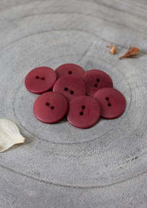 Palm Corozo Buttons - Amarante.