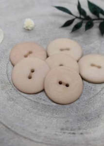 Dressmaking supply: Palm Corozo Buttons - Blush.