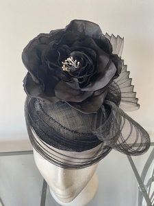 SOLD/Mysterious Black Fascinator – MJ Hatz