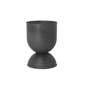 Soft furnishing: Ferm Living Hourglass Pot - Extra Small - Black/Dark Grey