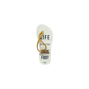 Beach jandal magnet barefoot