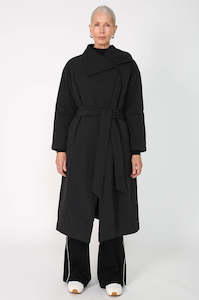 Womenswear: enact coat / black