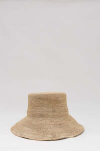 Womenswear: drift hat / natural