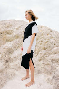 slanted box dress / ivory|black stripe