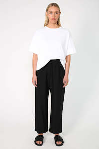 Womenswear: incline pant / black