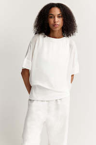 Womenswear: follow crop / white