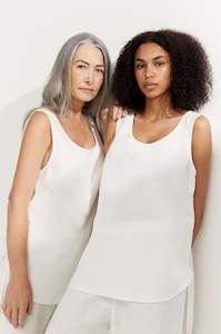 Womenswear: saviour tank / white