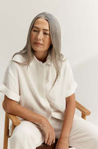 Womenswear: trooped shirt / white linen