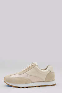 Womenswear: sprint trainer / bone|shell