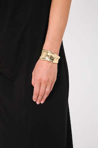 Womenswear: billow cuff / gold