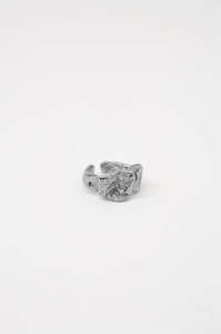 Womenswear: ripple ring / silver