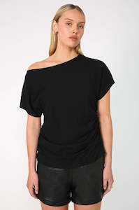 Womenswear: collide tee / black