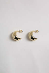 Womenswear: orb earring / gold