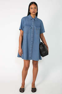 Womenswear: convex shirt dress / mid blue denim