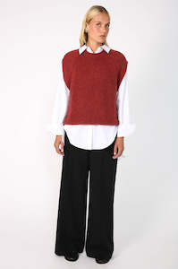 linear vest / brick red