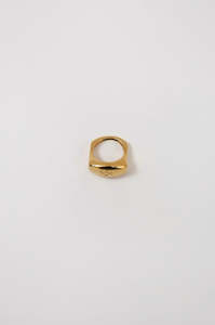 Womenswear: bold xx ring / gold