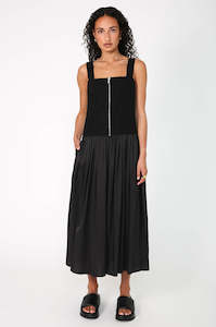 Womenswear: garrison dress / black