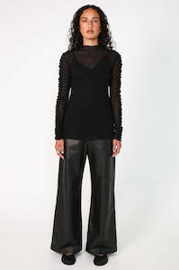 Womenswear: mead top / black