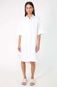 Womenswear: suspend shirt dress / white