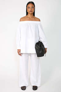 Womenswear: tense top / white