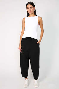 furthering track pant / black