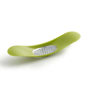 Kitchenware: Garlic Rocker Green