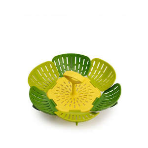 Kitchenware: Bloom Folding Steamer Basket