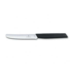 Kitchenware: Tomato Serrated Knife Wavy Black