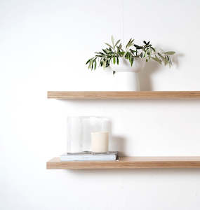 Living: Floating Shelf