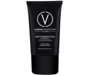 Beauty salon: Victoria Curtis Cosmetics Matte Perfection Mineral Foundation