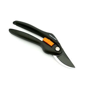 Fiskars Bypass Single Step P26 Pruner - Black/Orange