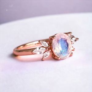 Products: Loane – Moonstone ring 14K rose gold on 925 sterling silver