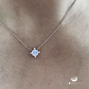 Arya – Moonstone necklace 925 sterling silver