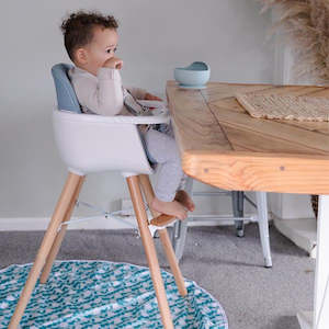 The MOOSE Sinclair Highchair (grey)