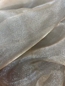 6 – Organza – Gold – Shimmering - – 100% Polyester – 150cm wide – per mtr