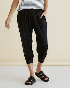 Gift: Tokyo 3/4 Pant - Black