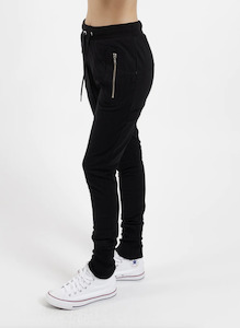 Gift: Escape Trackies - Black/Silver