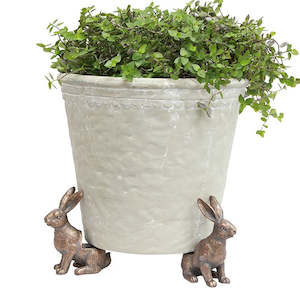 Gift: Hare Pot Stand