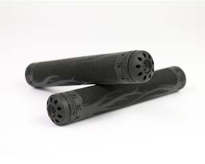 Root R2 Grips Black