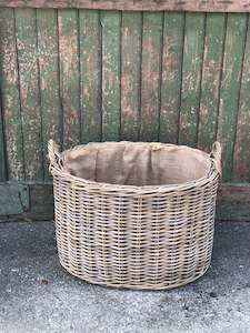 Medium Oval Lined Basket