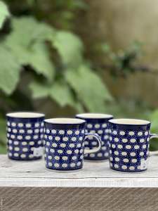 Homewares: Polishware Short Black Mug 'Twinkling Eyes'