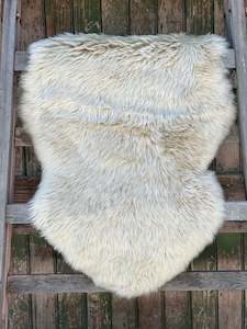 Single Shaggy New Zealand Sheepskin