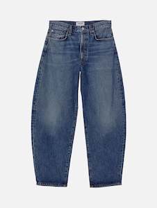 Womenswear: Balloon Jean in Control